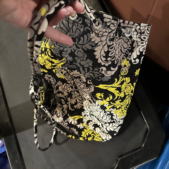 VERA BRADLEY Backback in Baroque Pattern , QUILTED, Thin Straps.. - Picture 3 of 5